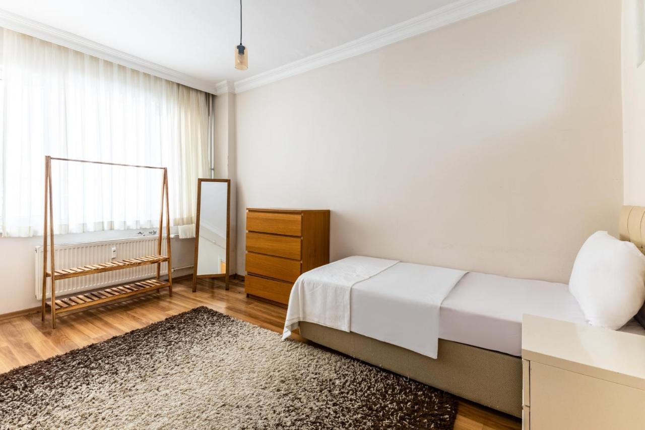Spacious Flat 10 Min To Dolmabahce Palace Daire İstanbul