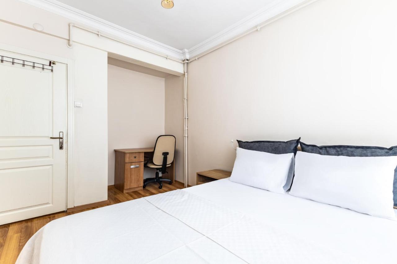 Spacious Flat 10 Min To Dolmabahce Palace Daire İstanbul
